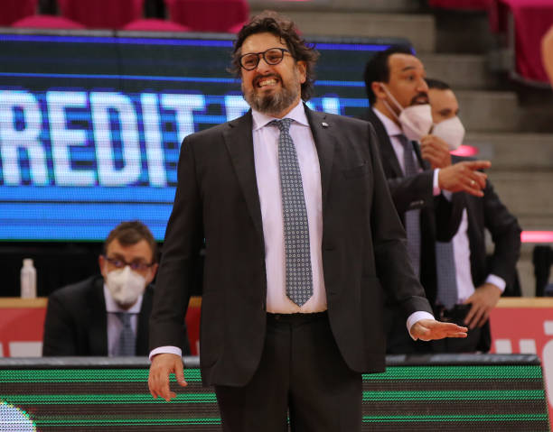 背后是两队 背后是两队